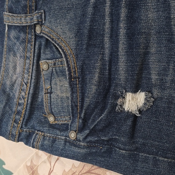 ALMOST FAMOUS Low Rise Distressed Boyfiend Denim Shorts - Picture 7 of 10